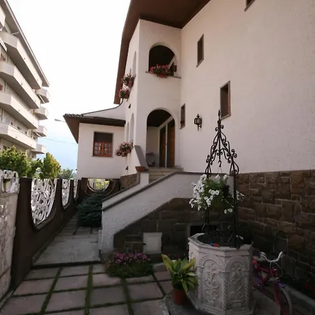 Bed & Breakfast La 3*